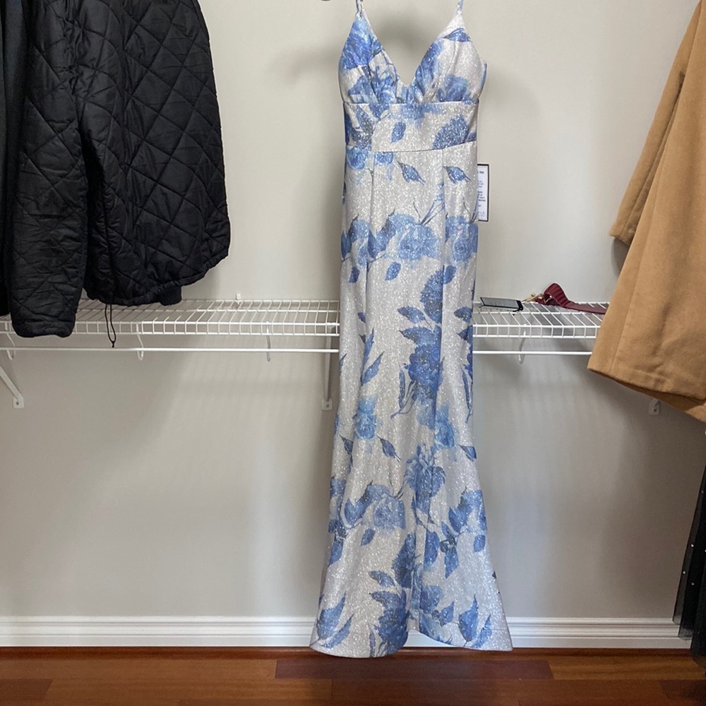 Floor lengths dress, size 7/8